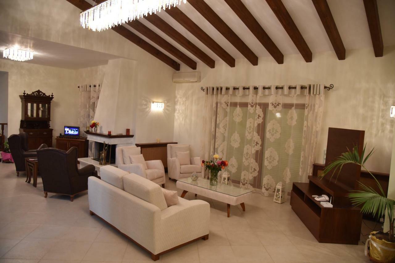 Epavlis Nadine Corfu Villa Gouvia Exteriör bild